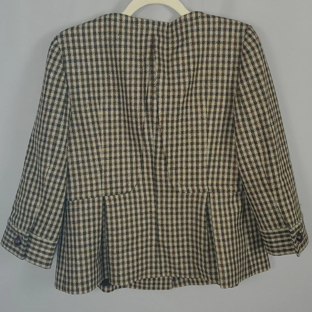 Talbots 3/4 Sleeve Plaid Blazer 100% Wool, Fully Lined, Size 8 - Picture 2 of 8